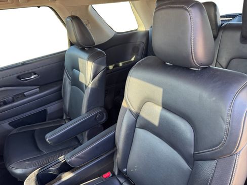 Used 2023 Nissan Pathfinder SL w/ SL Premium Package image 37