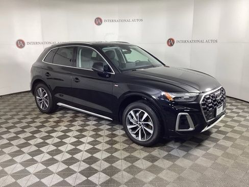 Certified 2023 Audi Q5 2.0T Prestige w/ Prestige Package image 3