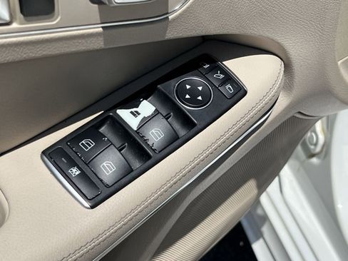 Used 2016 Mercedes-Benz E 350 Sedan image 16