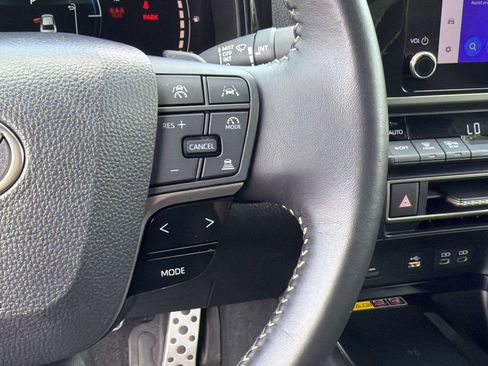Used 2025 Toyota Camry SE FWD image 15