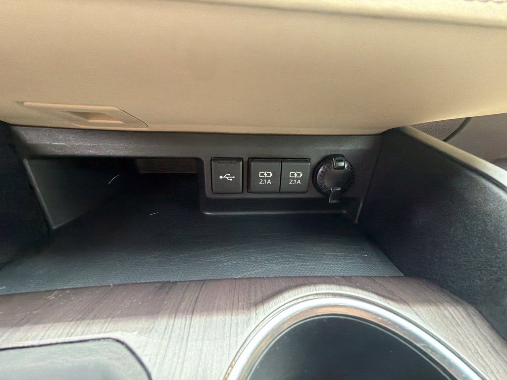 Used 2020 Toyota Highlander Limited AWD/4WD image 22