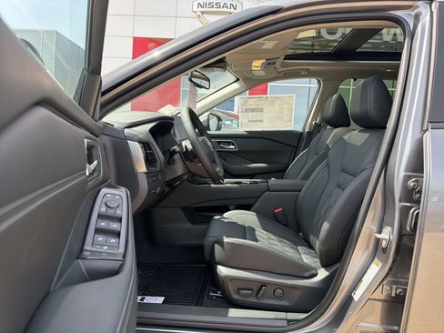 New 2026 Nissan Rogue Platinum w/ Platinum Premium Package AWD/4WD image 13