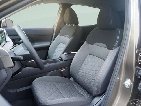 Used 2025 Nissan Kicks SV image 44