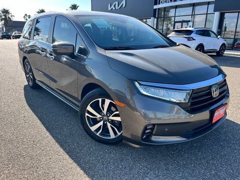 Used 2023 Honda Odyssey Touring image 1