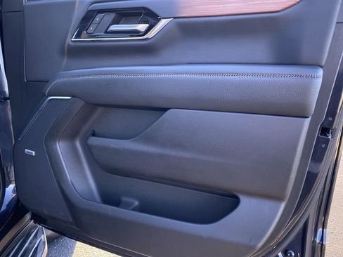 Certified 2025 GMC Yukon XL Denali image 36