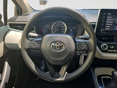 Used 2021 Toyota Corolla LE FWD image 41