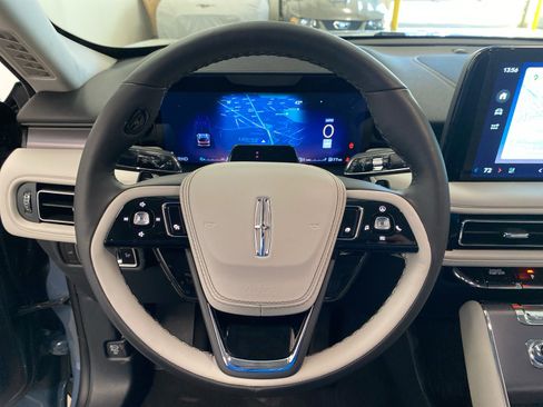 New 2026 Lincoln Aviator Premium AWD image 18