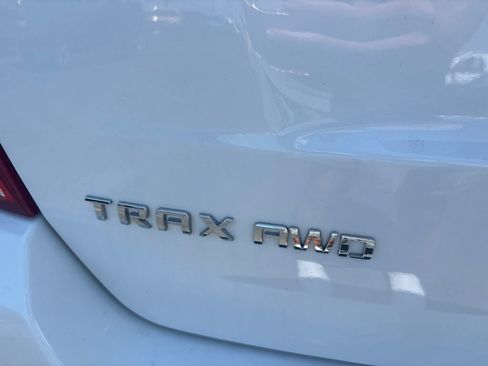 Used 2022 Chevrolet Trax LT w/ LT Convenience Package AWD/4WD image 10