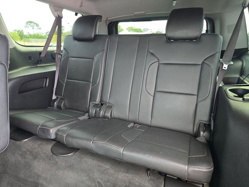 Used 2015 Chevrolet Suburban LTZ image 14