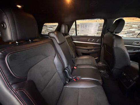 Used 2018 Ford Explorer XLT w/ Equipment Group 202A image 31