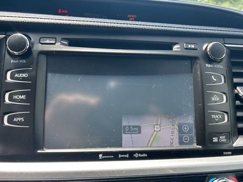 Used 2019 Toyota Highlander SE AWD/4WD image 20