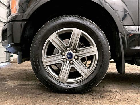 Used 2018 Ford F150 XLT w/ Equipment Group 302A Luxury AWD/4WD image 8