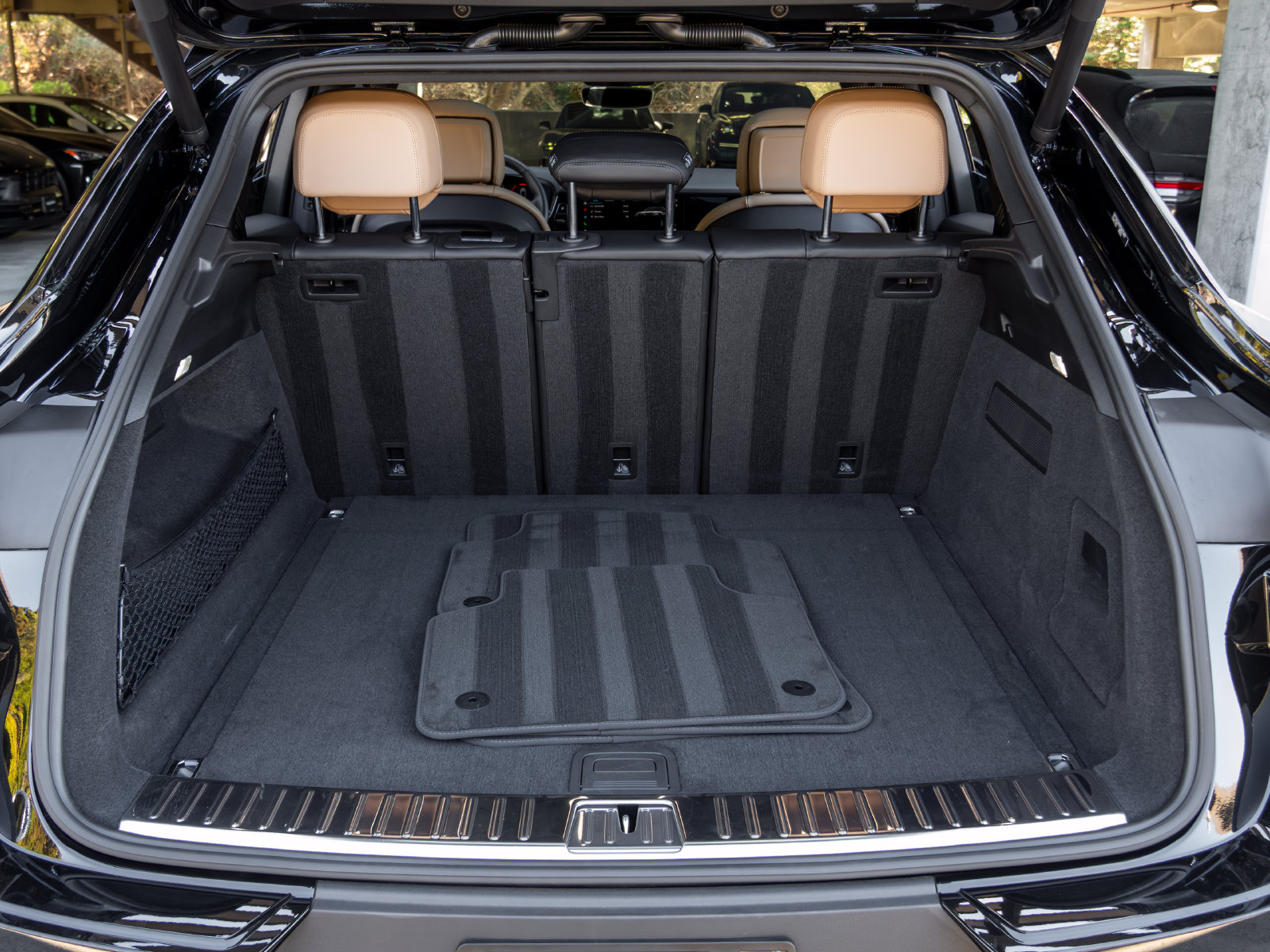 Certified 2026 Porsche Cayenne Coupe AWD/4WD image 47