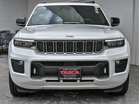 Used 2023 Jeep Grand Cherokee Overland w/ Luxury Tech Group IV AWD/4WD image 5
