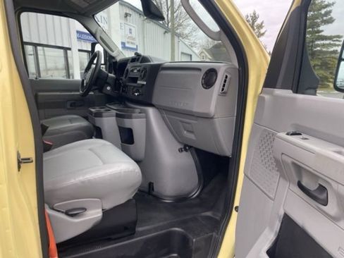 Used 2021 Ford E-450 and Econoline 450 Super Duty image 19
