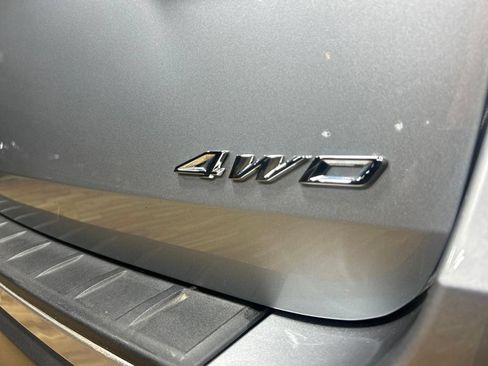 Used 2022 Ford Explorer XLT w/ Equipment Group 202A AWD/4WD image 41