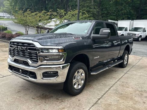 Used 2026 RAM 2500 Big Horn AWD/4WD image 3