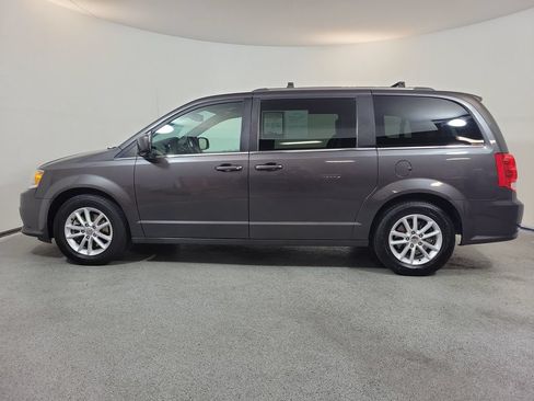 Used 2020 Dodge Grand Caravan SXT FWD image 4