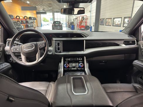 Used 2022 GMC Yukon XL Denali w/ Max Trailering Package image 16