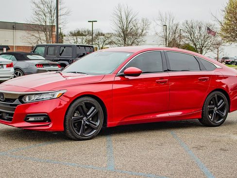 Used 2019 Honda Accord Sport image 3
