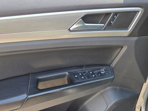 Used 2018 Volkswagen Atlas SE FWD image 16