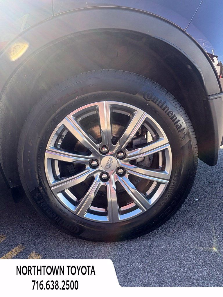 Used 2021 Cadillac XT4 Premium Luxury w/ Cold Weather Package AWD/4WD image 9