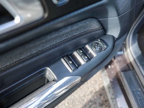 Used 2024 Ford Mustang Convertible image 9