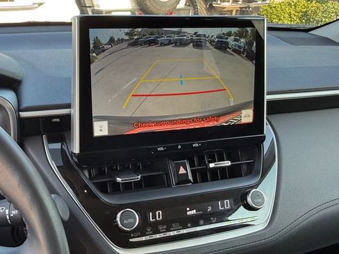 Used 2026 Toyota Corolla Cross XLE FWD image 20