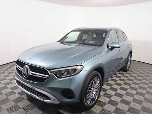 New 2026 Mercedes-Benz GLC 300 image 9