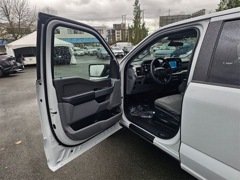 Used 2023 Ford F150 XLT w/ Trailer Tow Package image 19