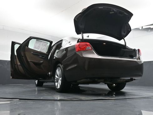 Used 2015 Chevrolet Impala LT w/ Convenience Package image 46