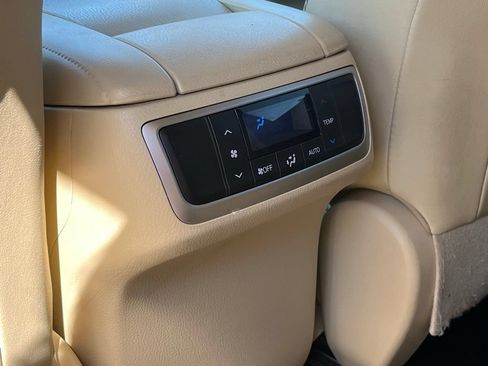 Used 2016 Toyota Highlander Limited AWD/4WD image 23