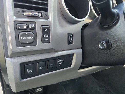 Used 2016 Toyota Sequoia Platinum AWD/4WD image 24