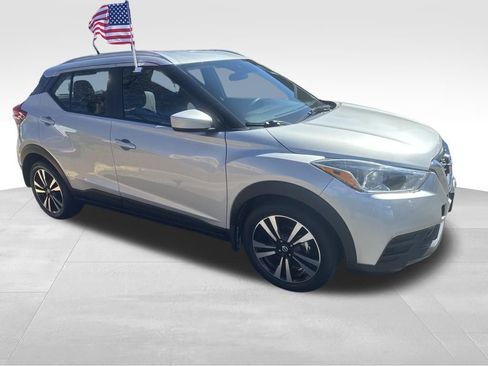Used 2020 Nissan Kicks SV image 34