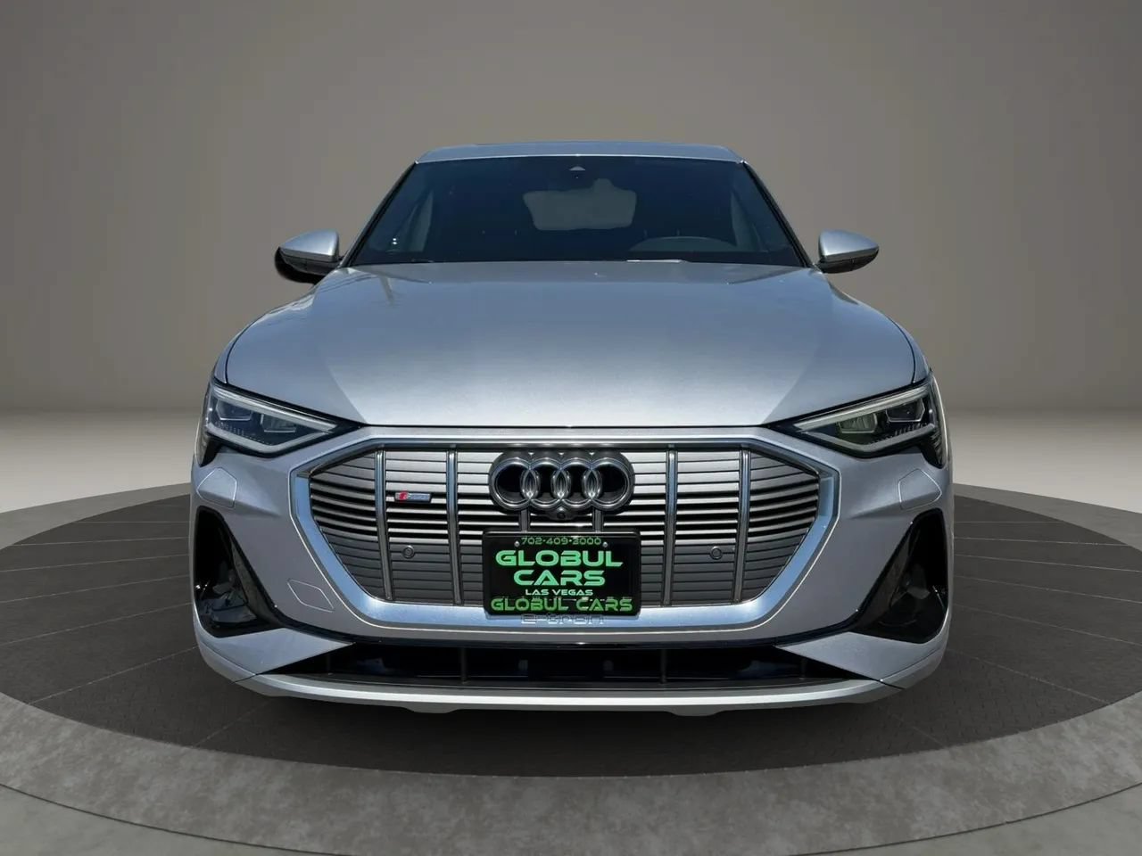 Used 2023 Audi e-tron Premium Plus AWD/4WD image 3
