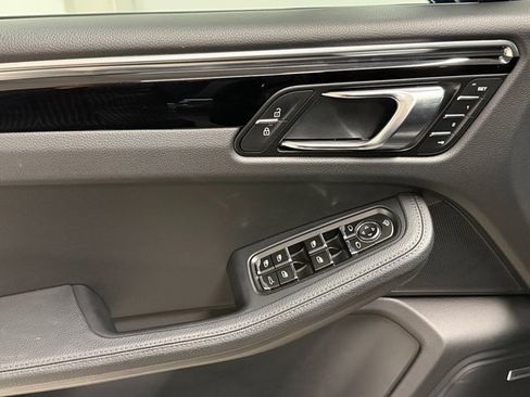 Certified 2026 Porsche Macan image 35