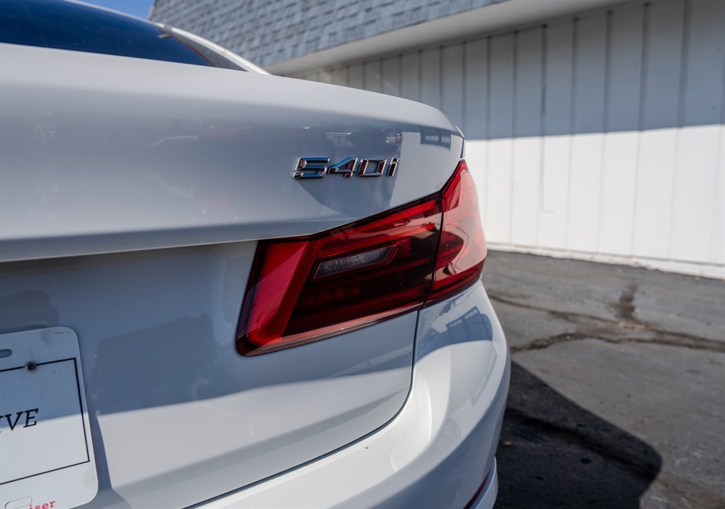 Used 2017 BMW 540i RWD image 11
