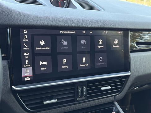 Used 2020 Porsche Cayenne image 16