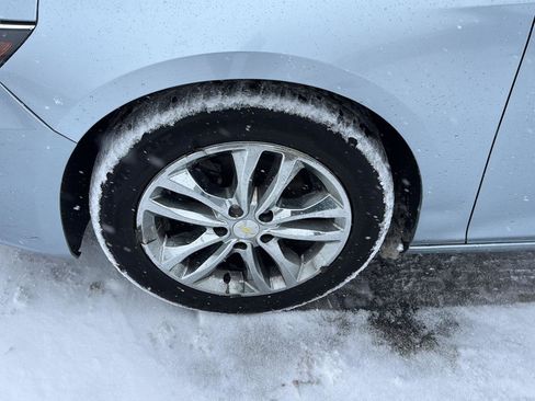 Used 2017 Chevrolet Malibu LT image 11