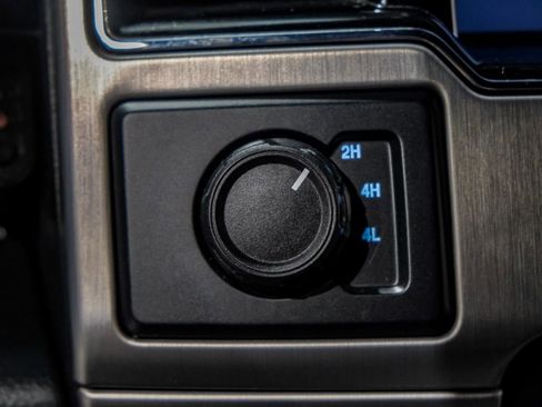 Used 2022 Ford F450 Platinum w/ FX4 Off-Road Package image 31