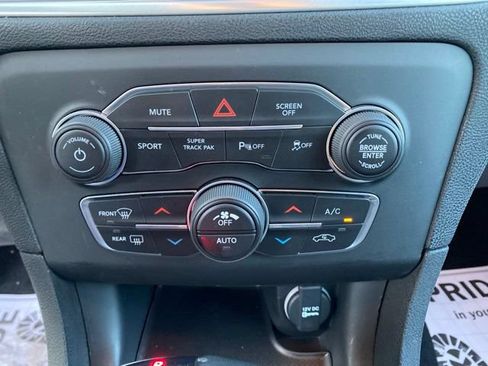 Used 2020 Dodge Charger SXT AWD/4WD image 16