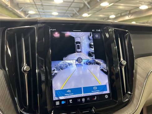 Certified 2024 Volvo XC60 T8 Plus w/ Protection Package Premier image 17