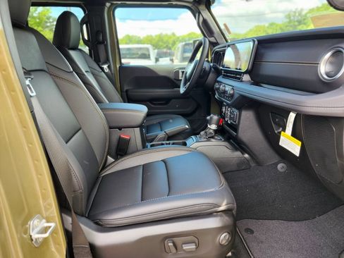 New 2026 Jeep Gladiator Sport AWD/4WD image 11