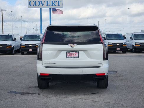 Used 2021 Cadillac Escalade Sport w/ Driver Assist Tech Package AWD/4WD image 6