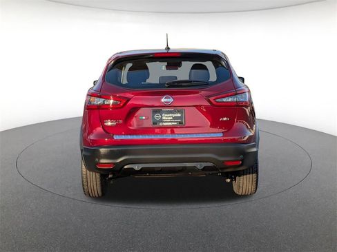 Used 2020 Nissan Rogue Sport S image 6