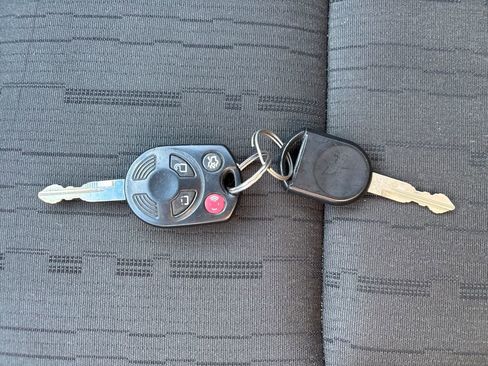 Used 2009 Ford Focus SE image 27