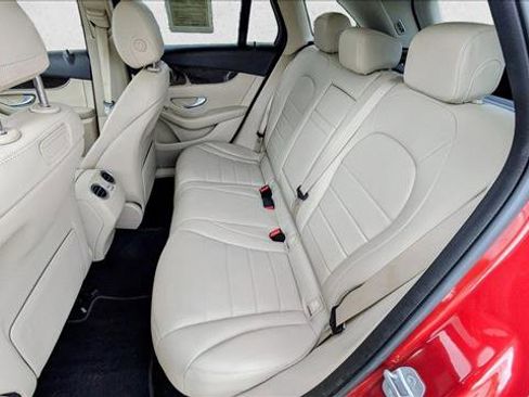 Used 2019 Mercedes-Benz GLC 300 image 18