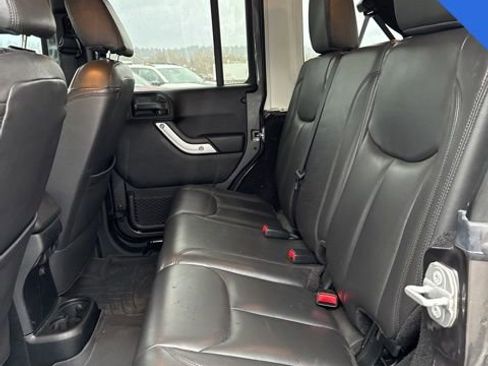 Used 2017 Jeep Wrangler Unlimited Sahara w/ Max Tow Package image 9