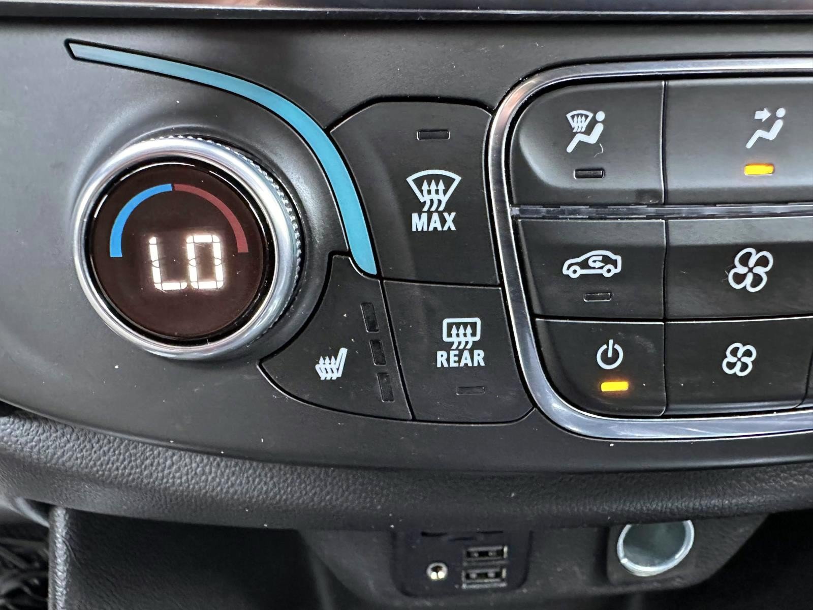 Used 2023 Chevrolet Traverse RS AWD/4WD image 24