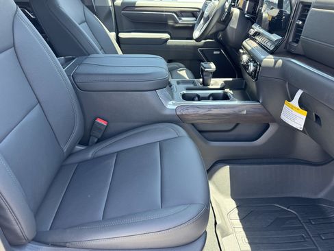 New 2026 GMC Sierra 1500 SLT AWD/4WD image 8